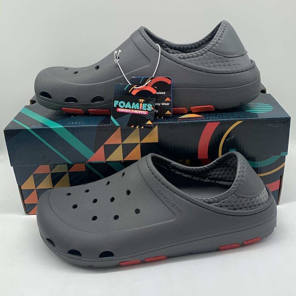 Skechers Campground charcoal Men Foamies Size 10